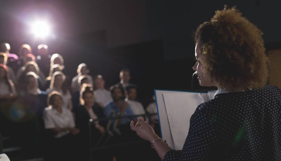 positive customer reviews showcase expertise and authority