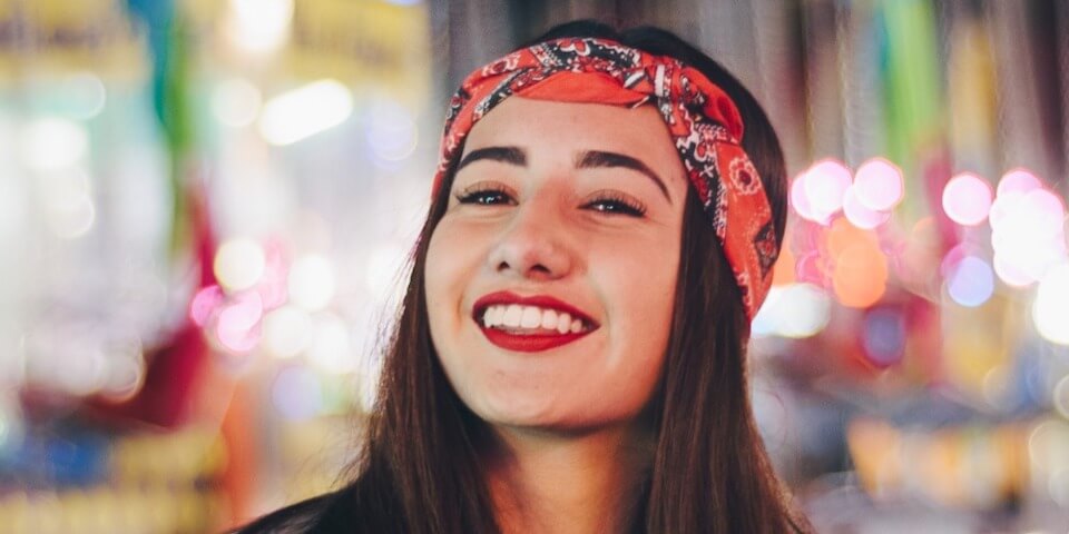 woman in bandana as a buyer persona example