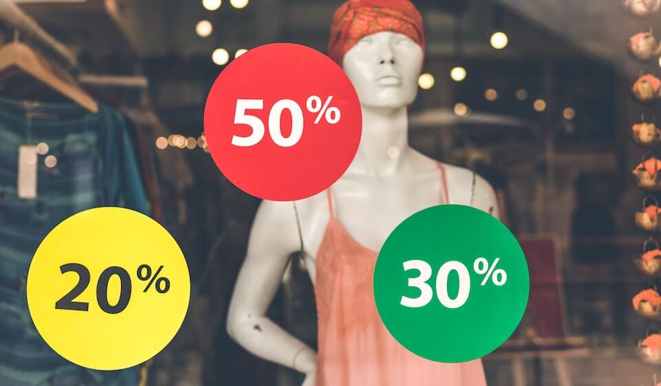 percentages inside circles in a store window representing good bounce rates